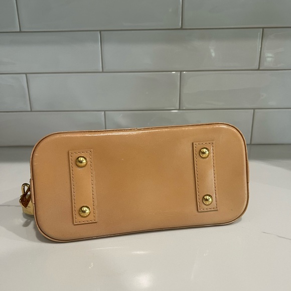 Louis Vuitton Alma Handbag Monogram Vernis BB Neutral - Picture 3 of 6